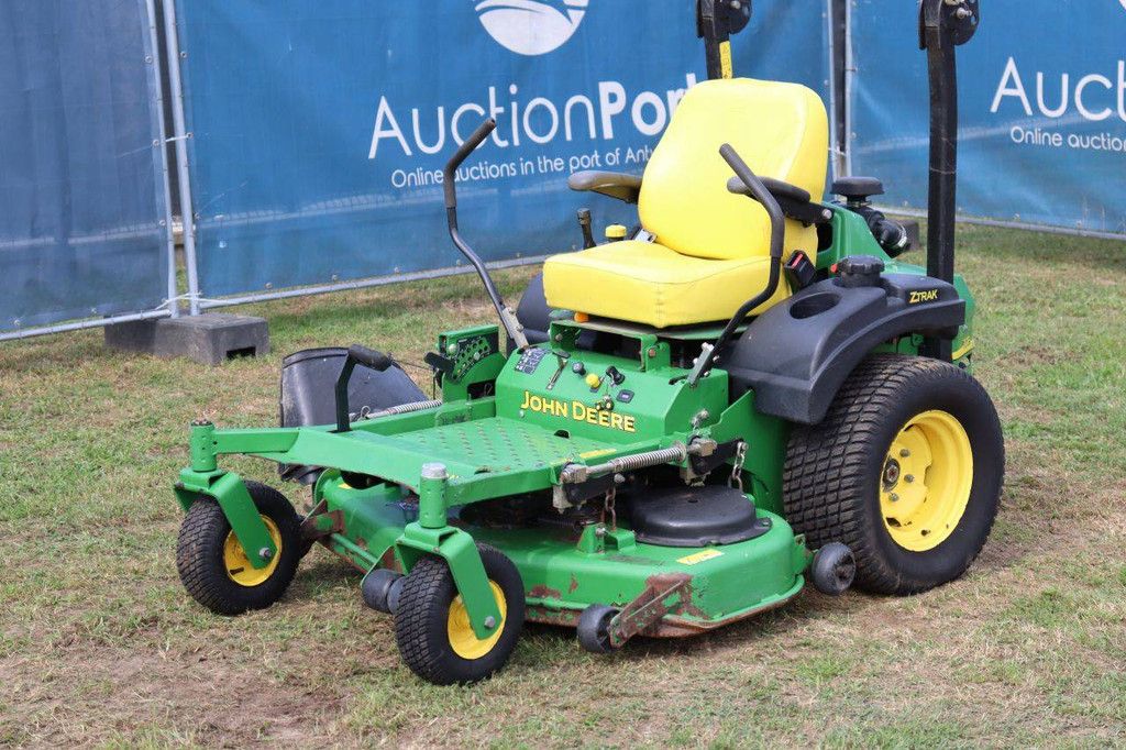 Zitmaaier John Deere ZTRAK 717E Benzine 14.2kW