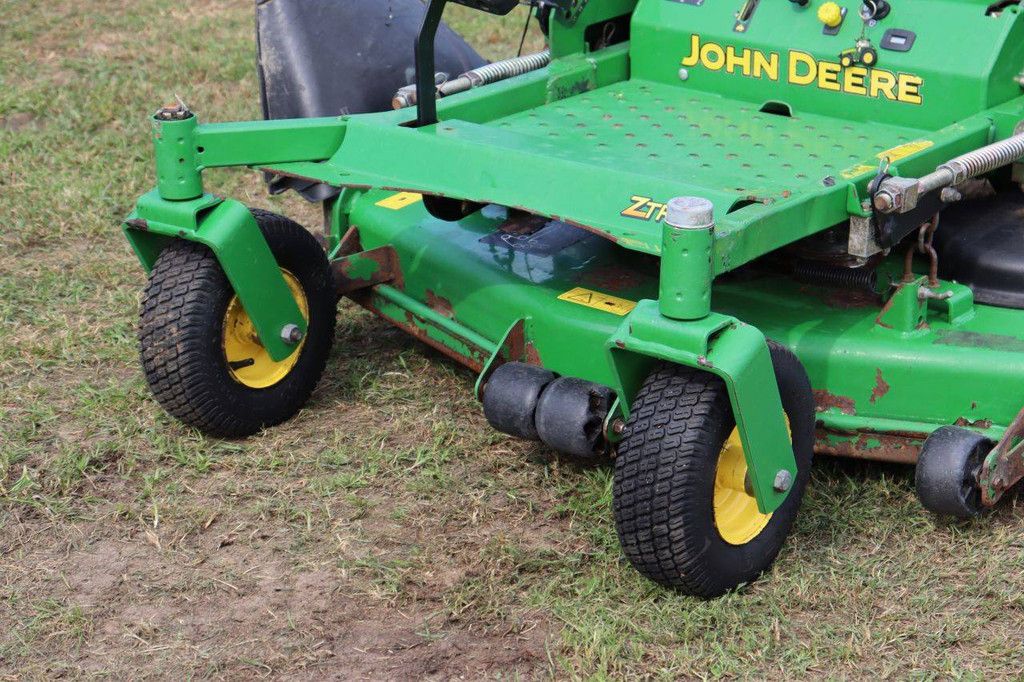 Zitmaaier John Deere ZTRAK 717E Benzine 14.2kW