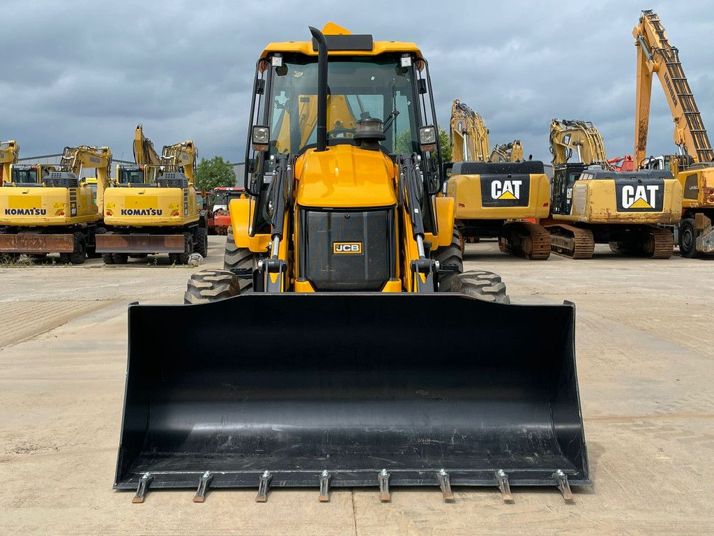 JCB 3DX 4x4 A/C Hammerlines
