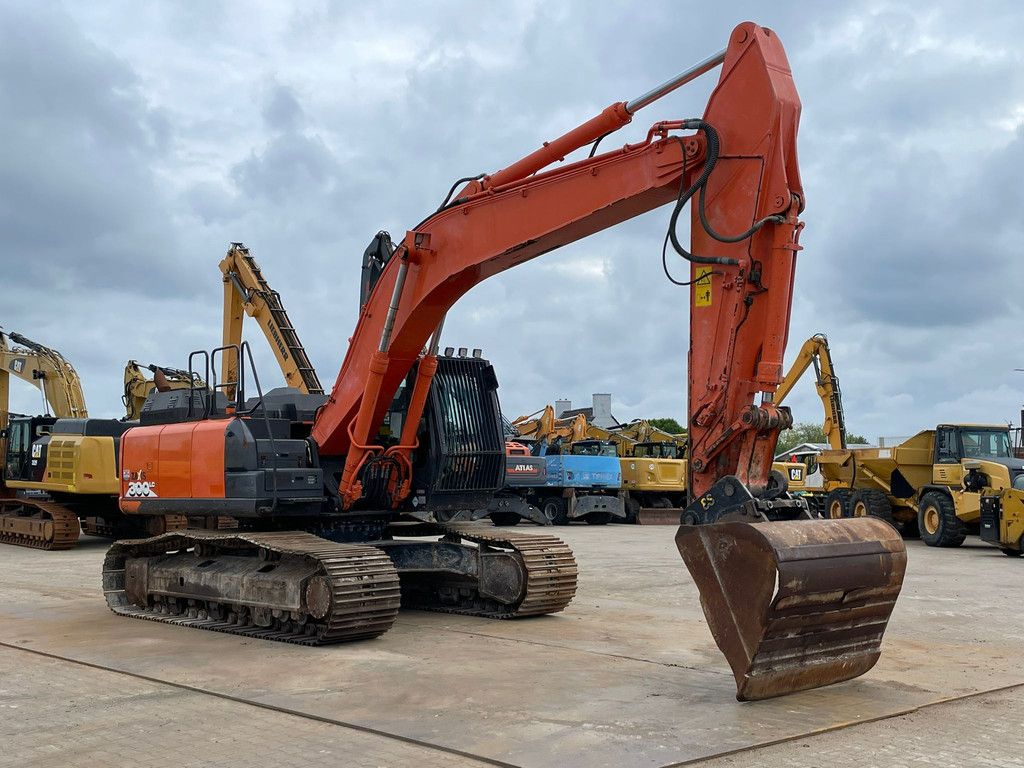 Hitachi ZX300LC-6