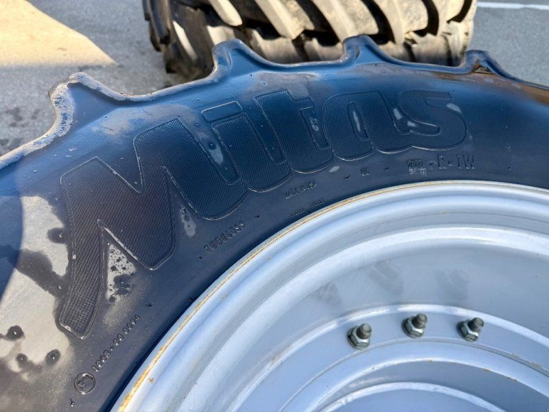 Mitas HC70 + AC85 4.80/70 R34 + 520/85 R46