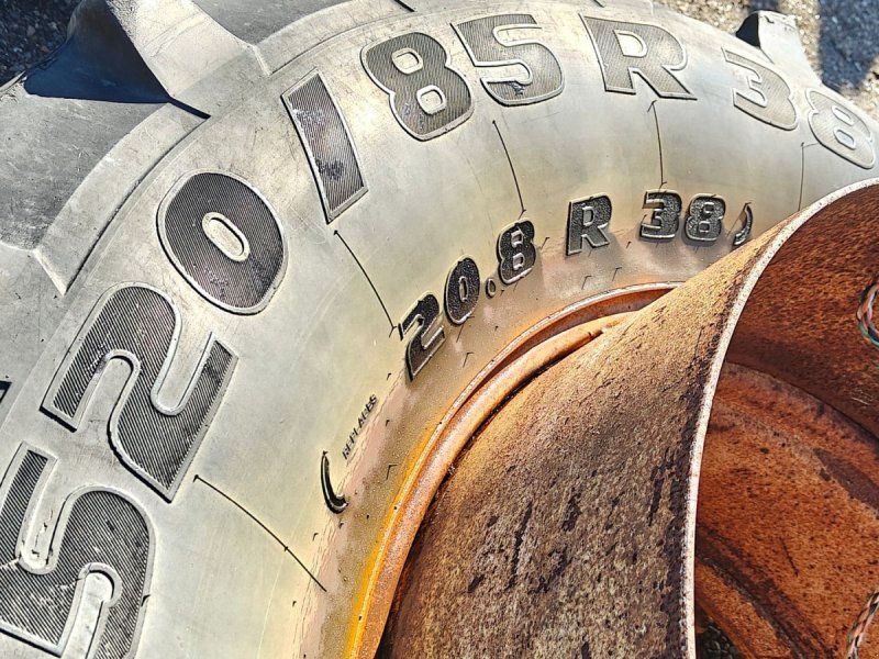 520/85 R38 XXX Inkl. 7 låse