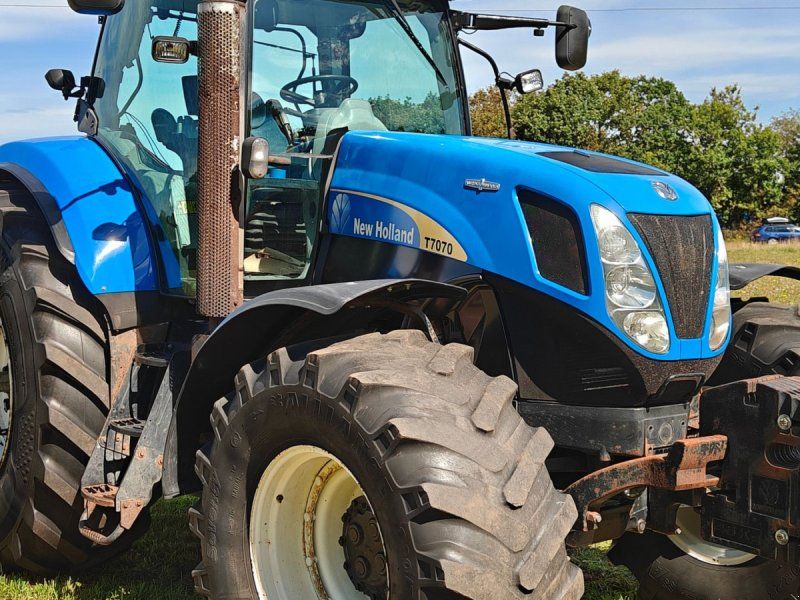 New Holland T7070 AutoCommand