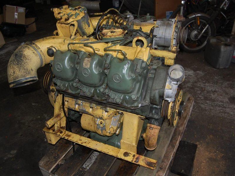 Mercedes-Benz OM 421 Motor