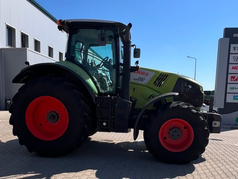 Claas Axion 830