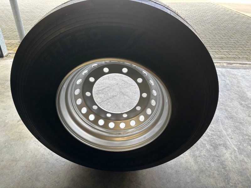 Komplettradsatz 385/65/22,5 ET0