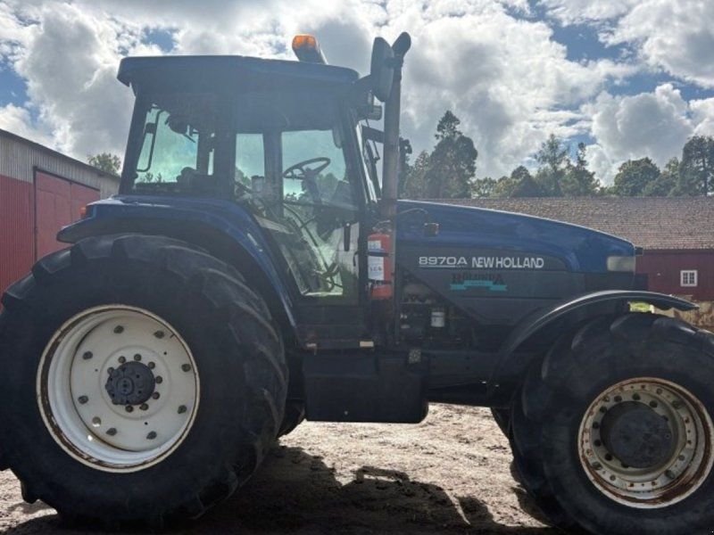 New Holland 8970 A Blue Power med frontlift