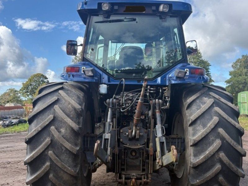 New Holland 8970 A Blue Power med frontlift