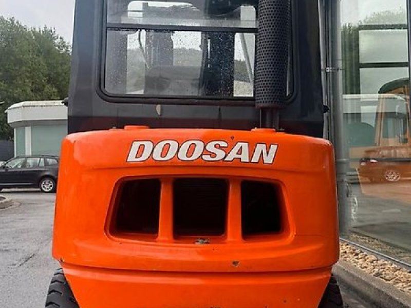 Doosan D30G Frontstapler Triplmast Top Zustand