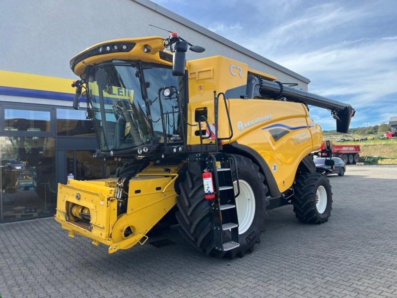 New Holland CR 7.90 Allrad