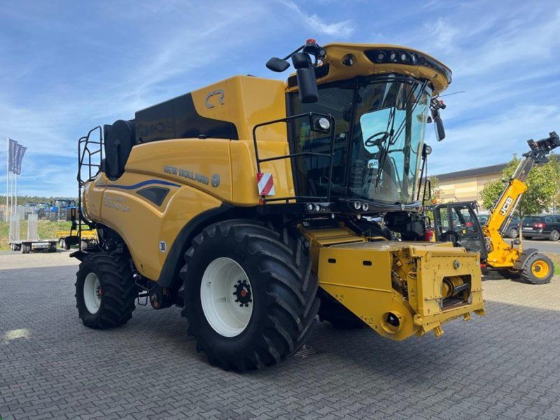 New Holland CR 7.90 Allrad