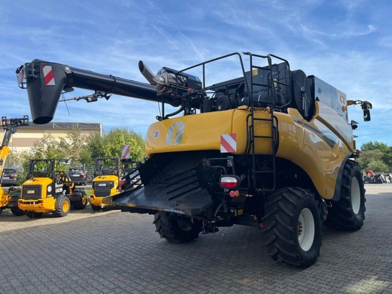 New Holland CR 7.90 Allrad