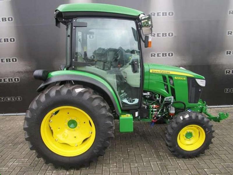John Deere KOMPAKTTRAKTOR 4066R