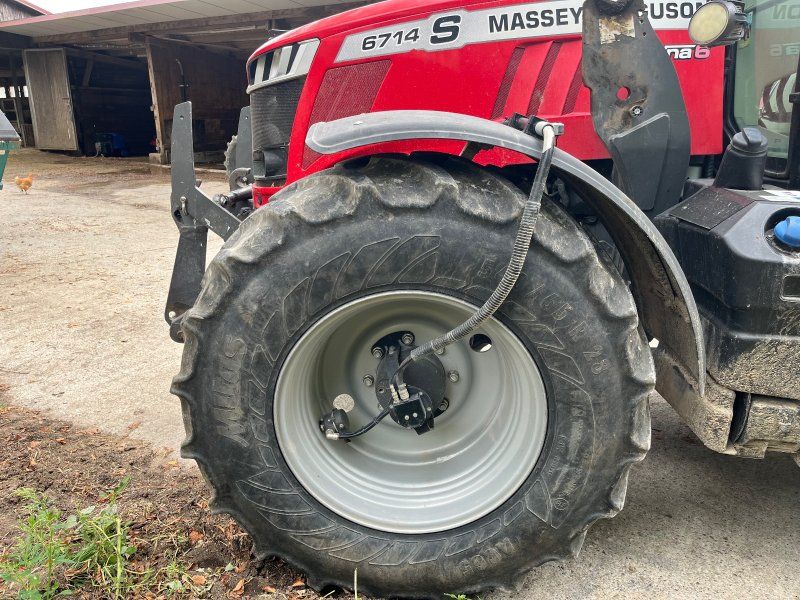 Massey Ferguson 6714 S