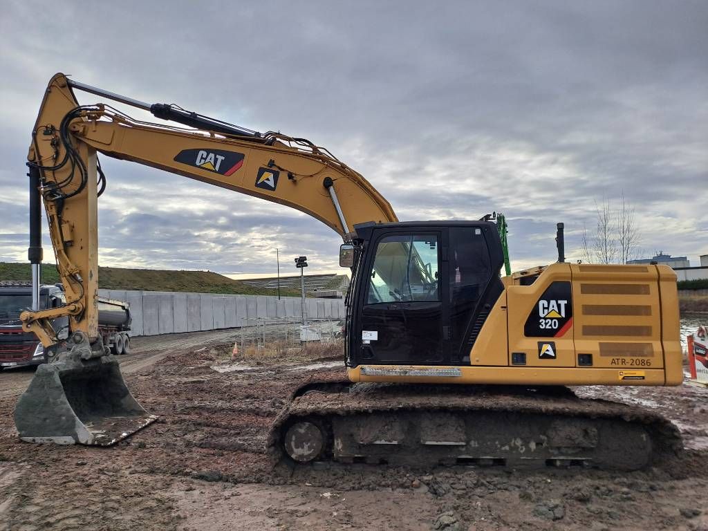 CAT 320