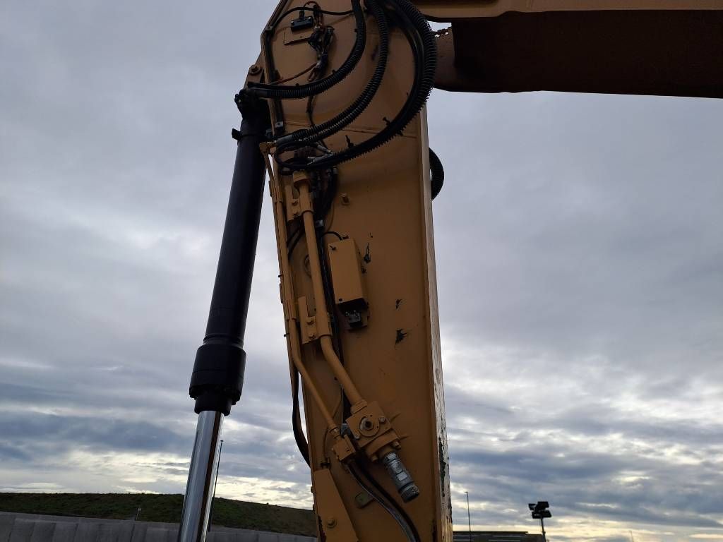 CAT 320