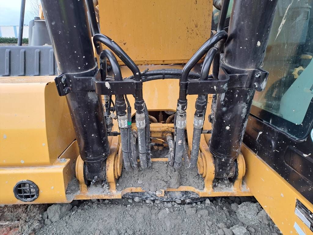 CAT 320