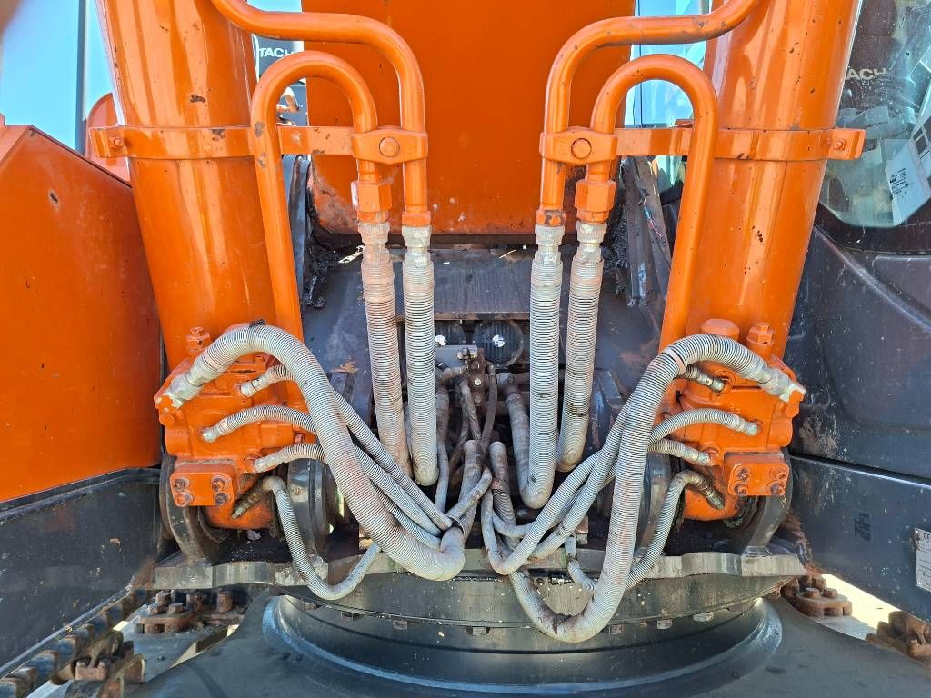 Hitachi ZX490LCH-7