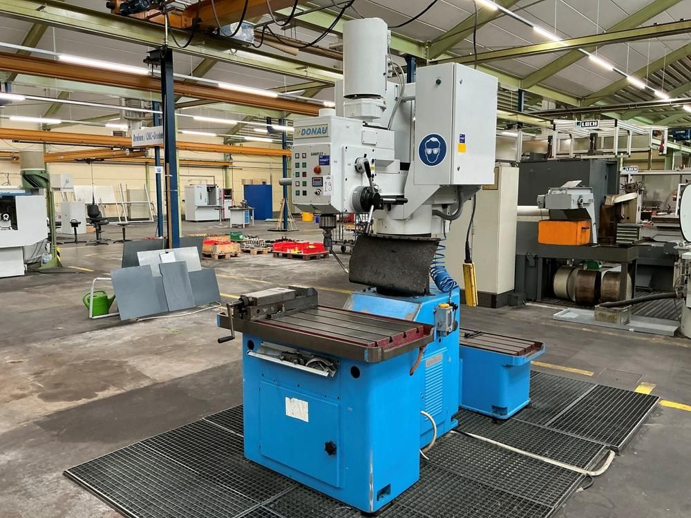 2002 Donau DANUFLEX 135 pillar drilling machine