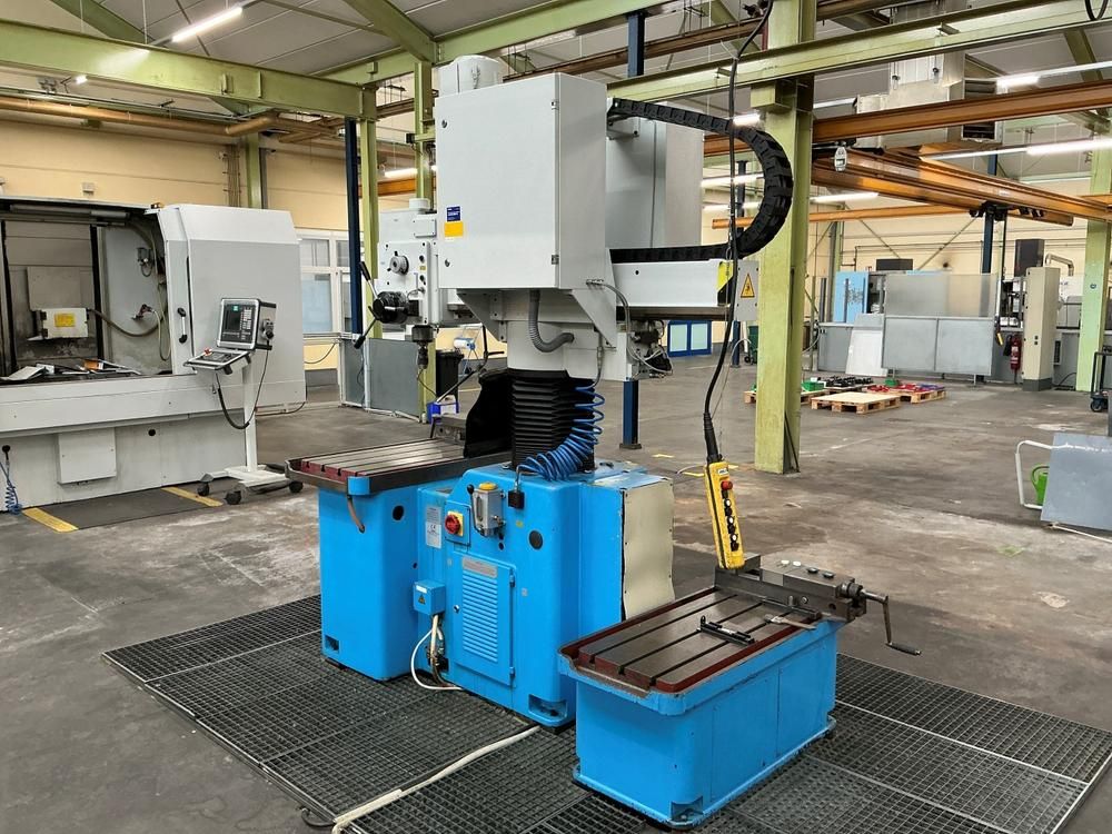 2002 Donau DANUFLEX 135 pillar drilling machine