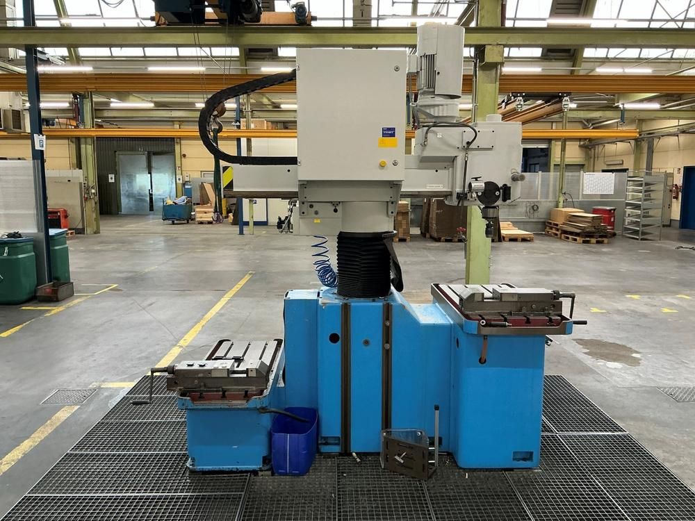 2002 Donau DANUFLEX 135 pillar drilling machine