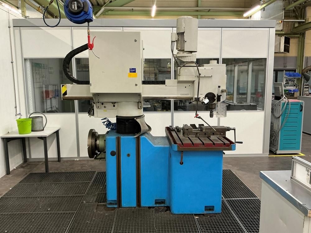 2002 Donau DANUFLEX 135 pillar drilling machine