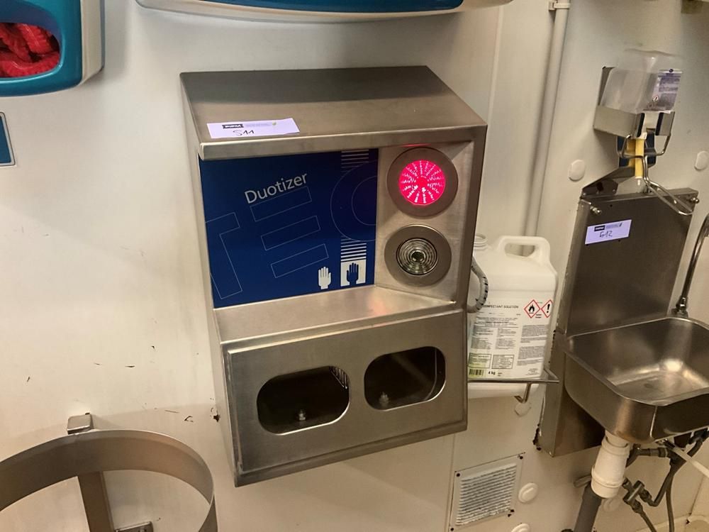 ITEC 23701/Ii Hand Sanitizer Dispenser