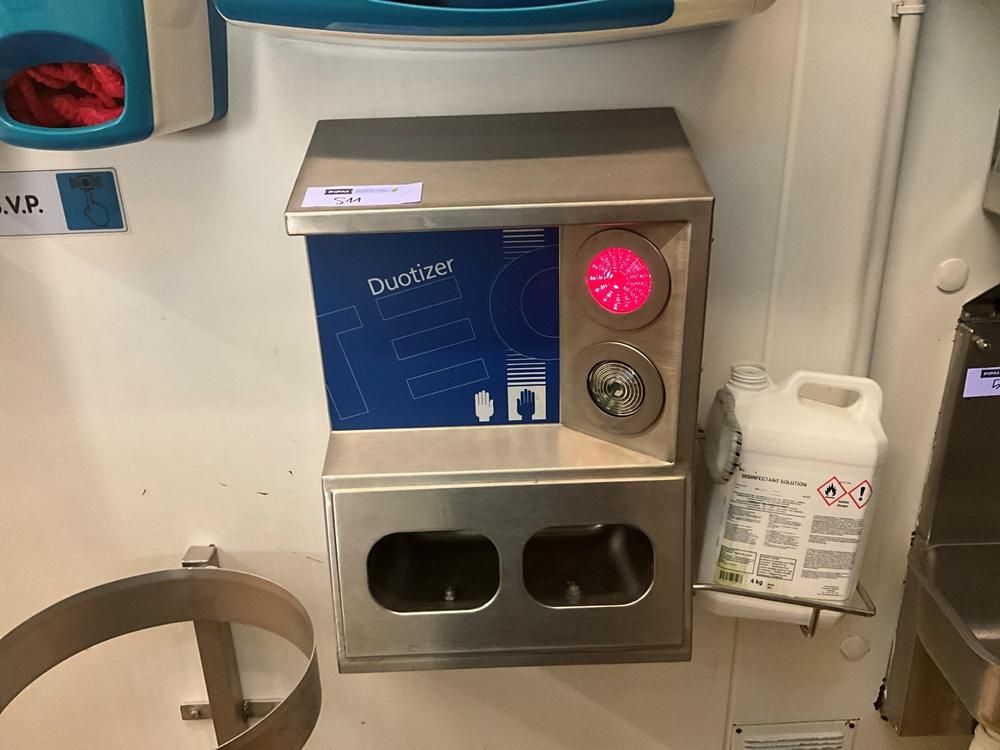 ITEC 23701/Ii Hand Sanitizer Dispenser