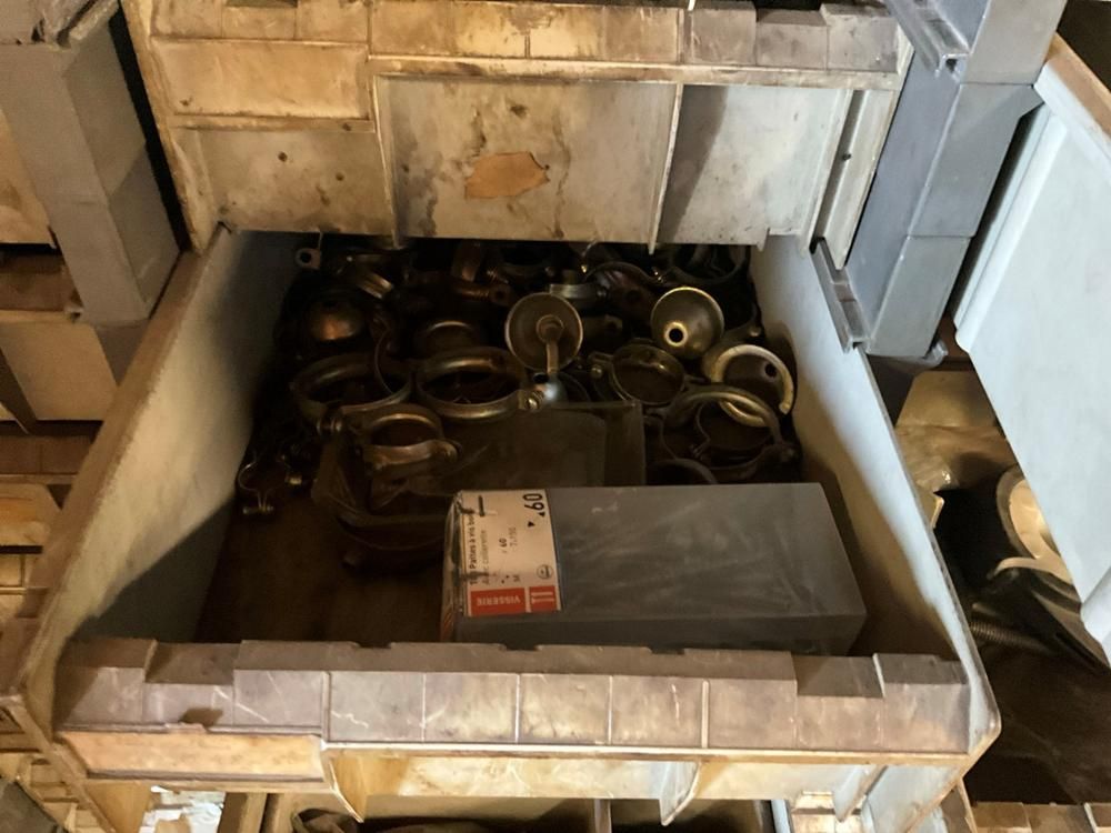Industrial drawer cabinet
