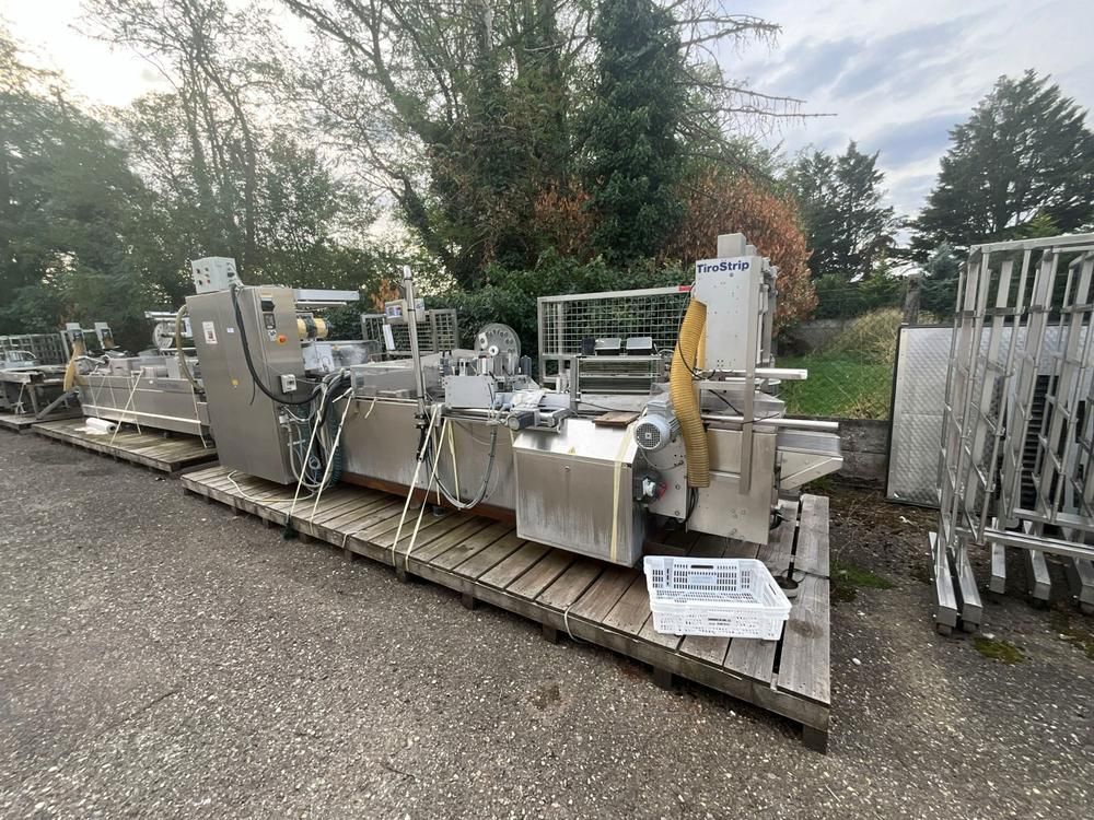 TIROMAT 650 Thermoforming Machine for Parts Packaging