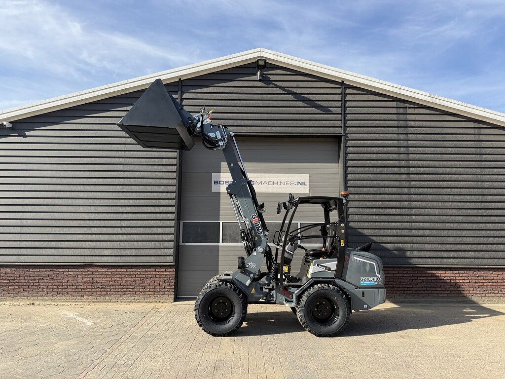 Giant G2700 TELE HD+ minishovel NIEUW €899 LEASE