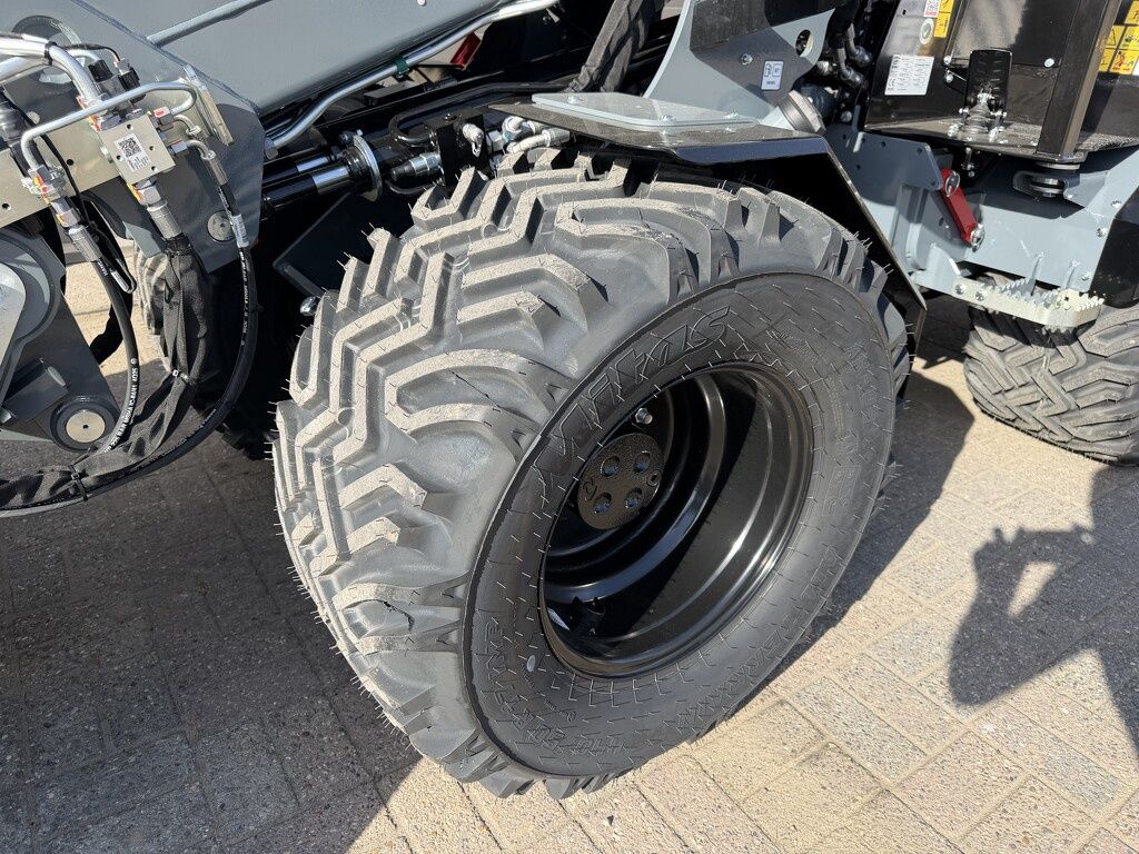 Giant G2700 TELE HD+ minishovel NIEUW €899 LEASE