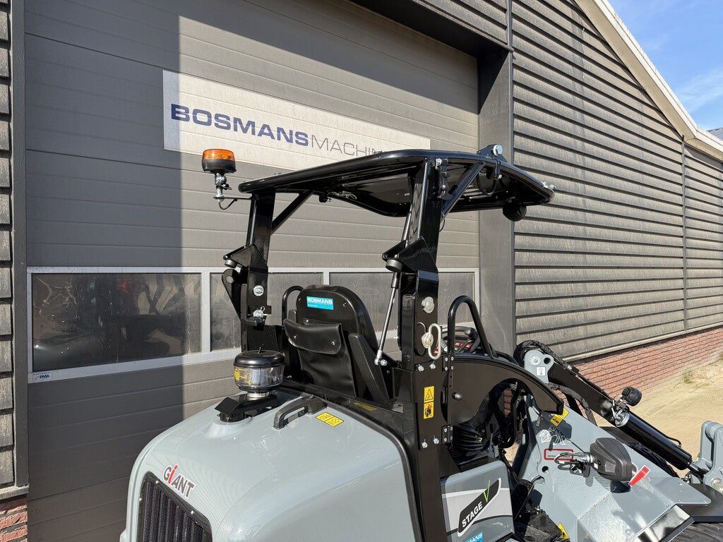 Giant G2500 X-TRA HD minishovel NIEUW '' dikke shovel '' €699 LEASE