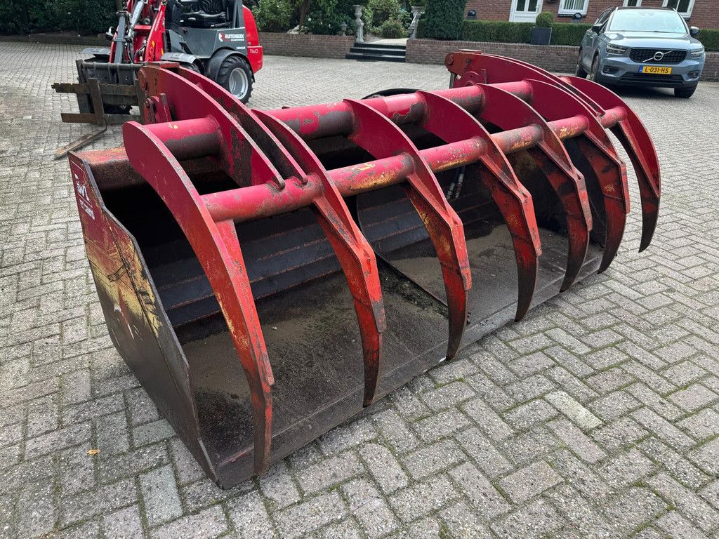 Manitou mestbak Pelikaanbak 250