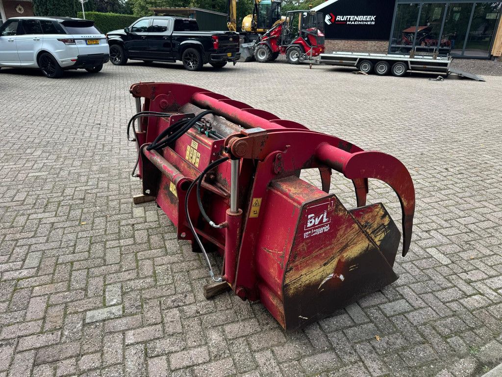 Manitou mestbak Pelikaanbak 250