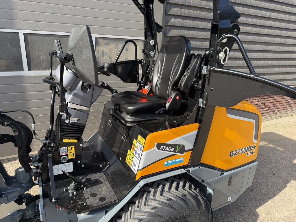 Giant G2700 X-TRA HD + minishovel prijs vriendelijk €725 LEASE