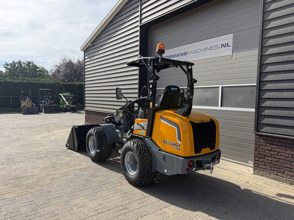 Giant G2700 X-TRA HD + minishovel prijs vriendelijk €725 LEASE