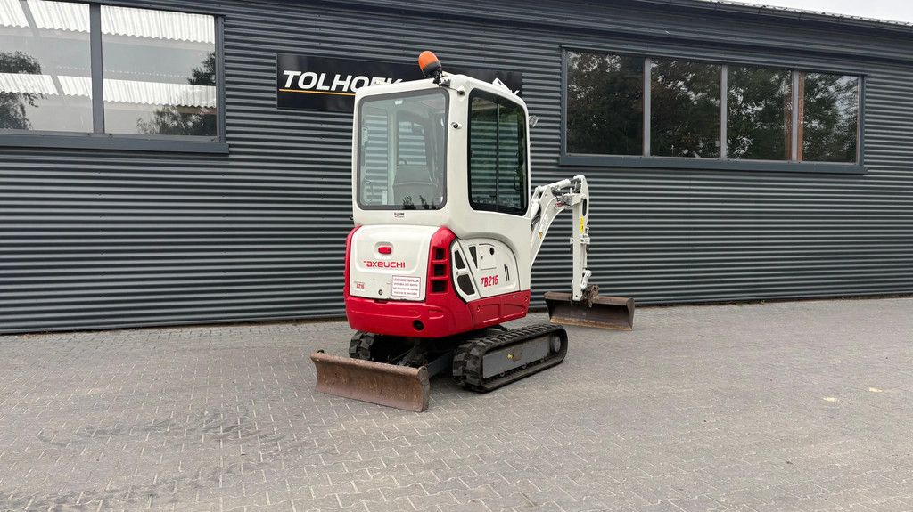 Takeuchi TB 216