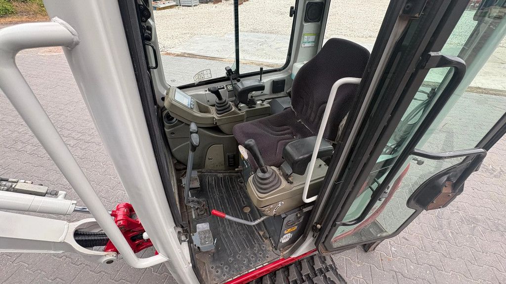 Takeuchi TB 216