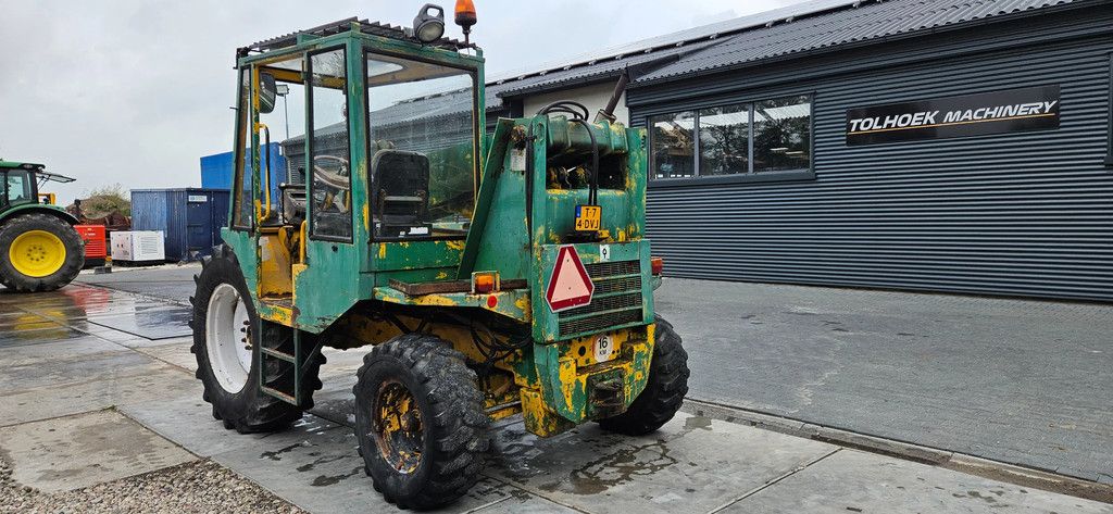 JCB 520M
