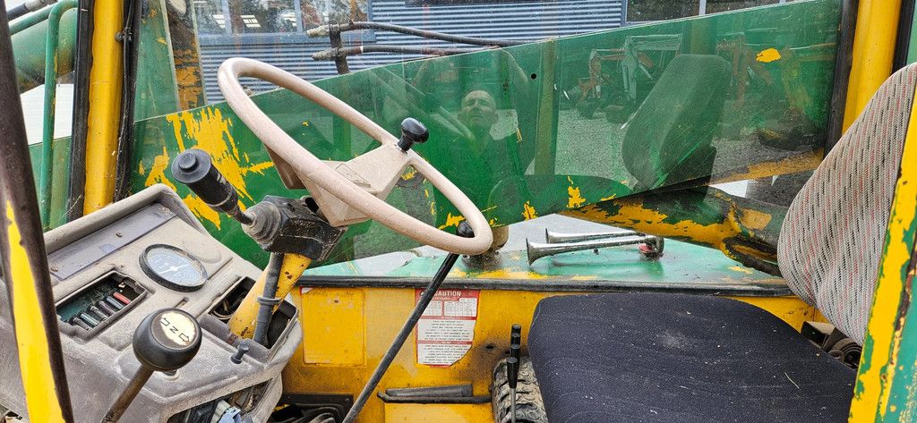 JCB 520M