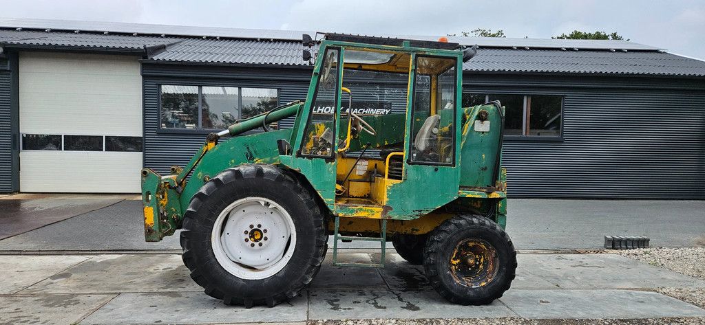JCB 520M