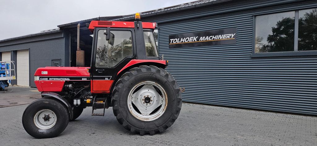 Case IH 695