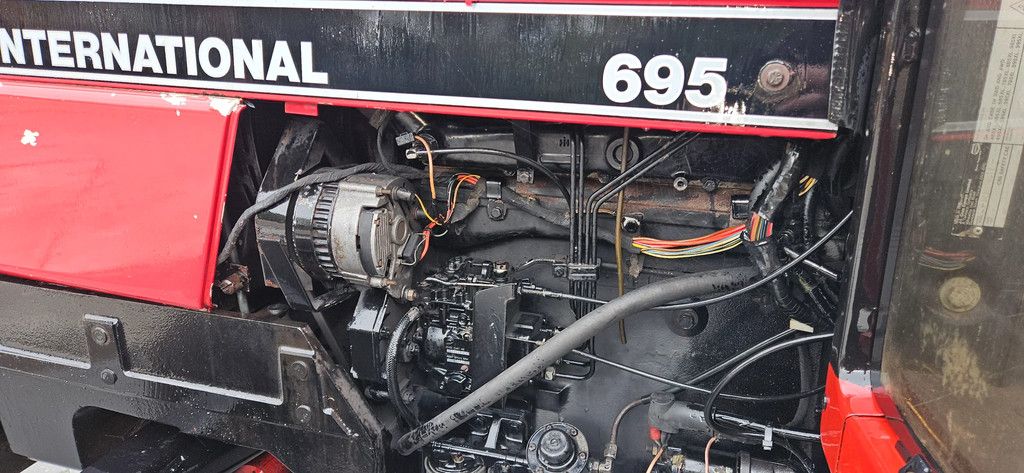 Case IH 695