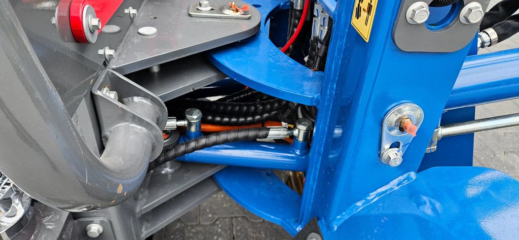 Wolf E604 electric loader