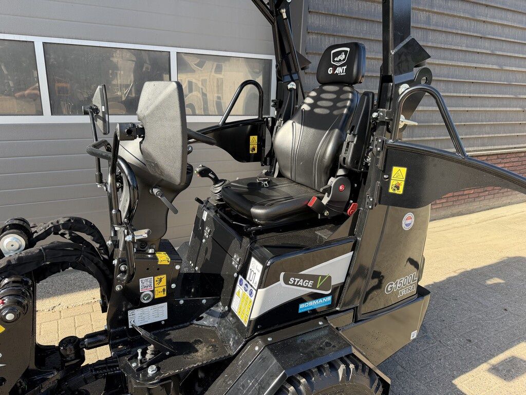 Giant G1500L X-tra minishovel BLACK edition ! Met zeer veel opties !!