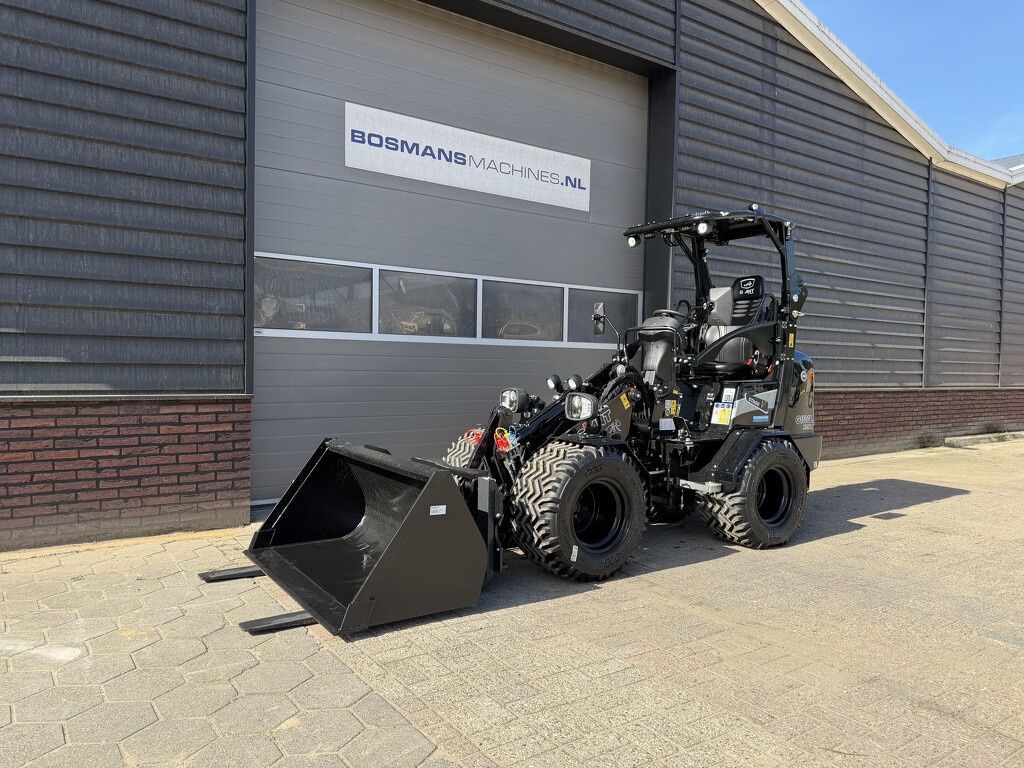 Giant G1500L X-tra minishovel BLACK edition ! Met zeer veel opties !!