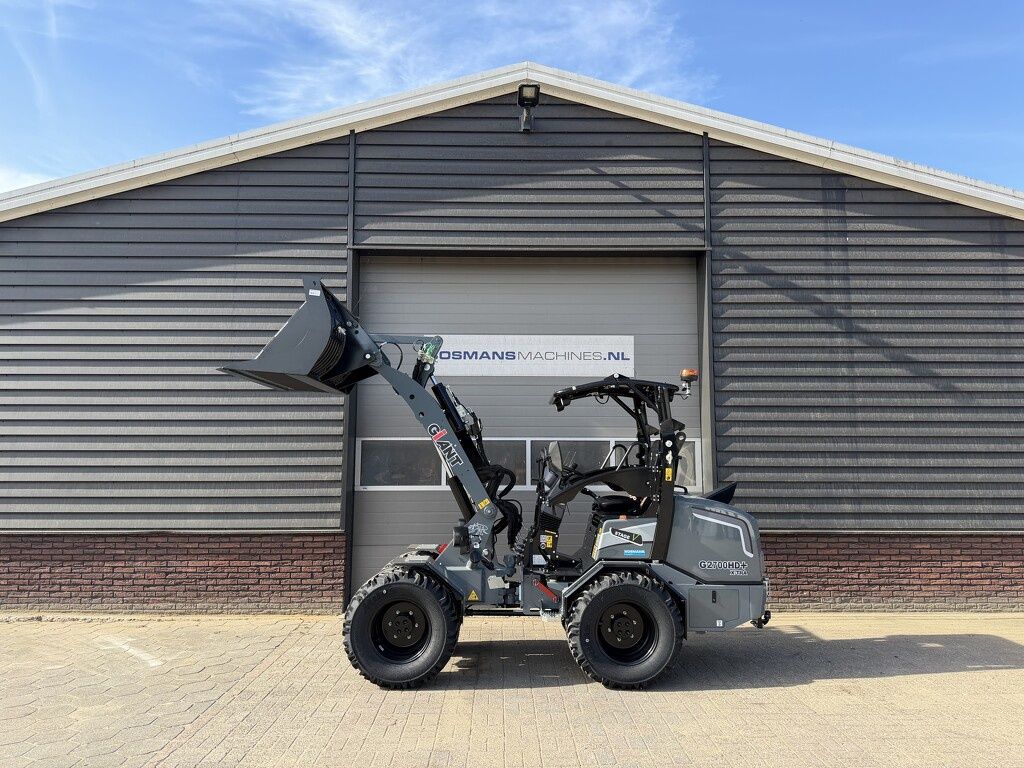 Giant G2700 X-TRA HD + minishovel NIEUW zeer compleet! €840 LEASE