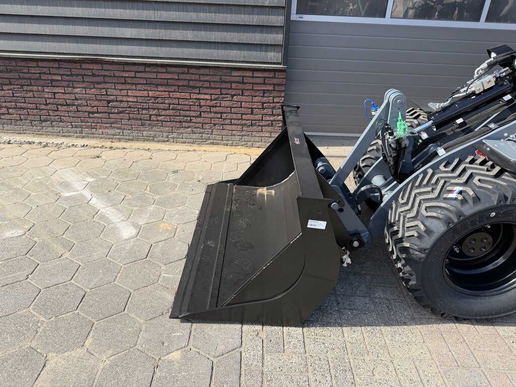 Giant G2700 X-TRA HD + minishovel NIEUW zeer compleet! €840 LEASE