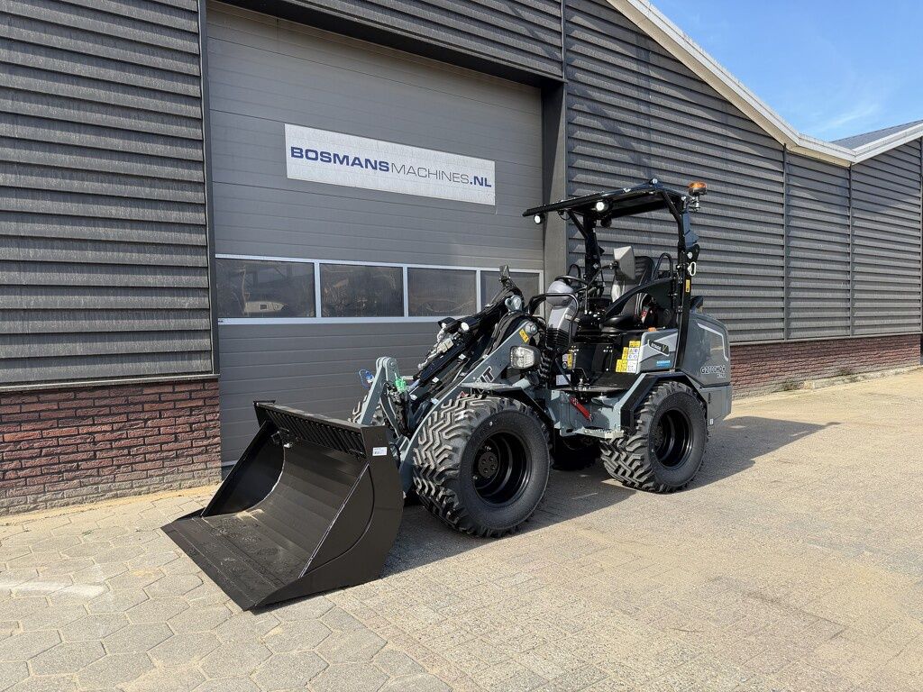 Giant G2700 X-TRA HD + minishovel NIEUW zeer compleet! €840 LEASE